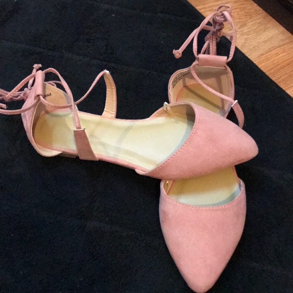 Flats - Picture 2 of 5